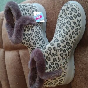 Skechers goga mat pull on furry boots